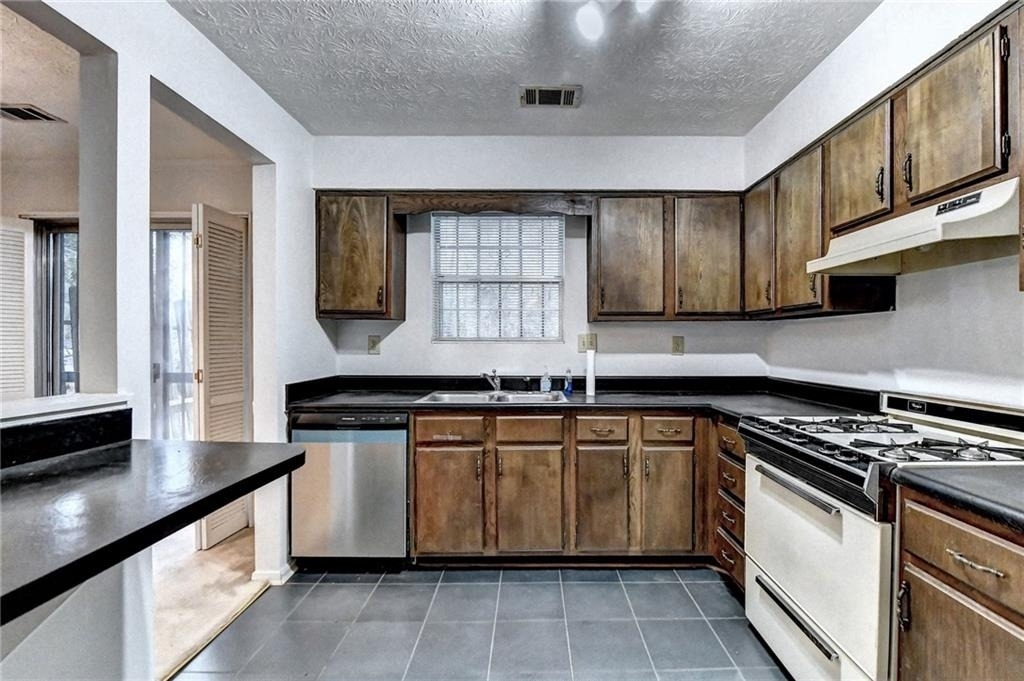 3241 Shadow Walk Lane - Photo 10