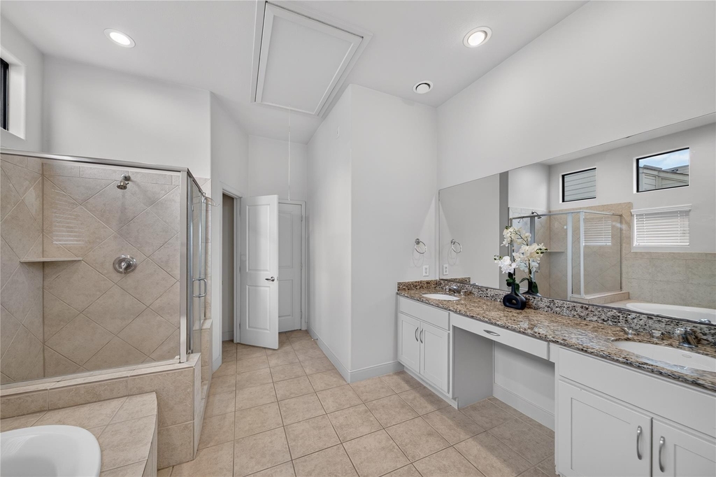 818 Lester Street - Photo 33