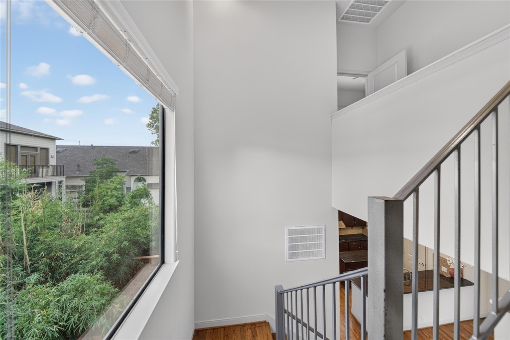 818 Lester Street - Photo 27