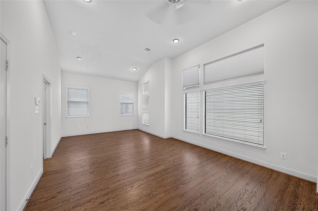 818 Lester Street - Photo 31