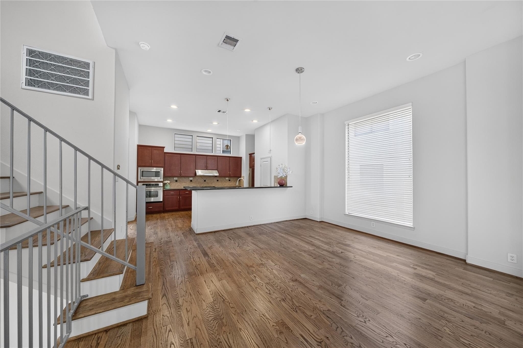 818 Lester Street - Photo 12