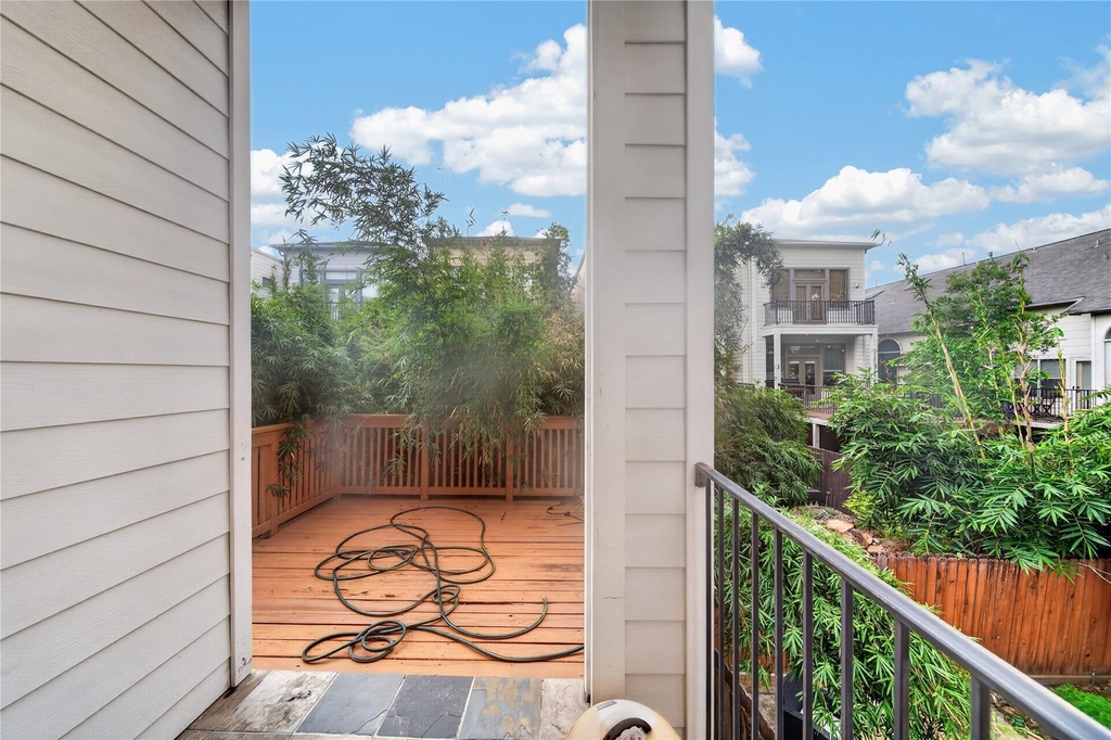 818 Lester Street - Photo 45
