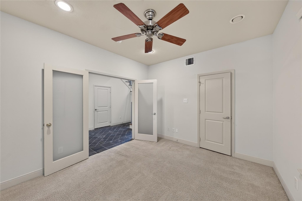 818 Lester Street - Photo 8