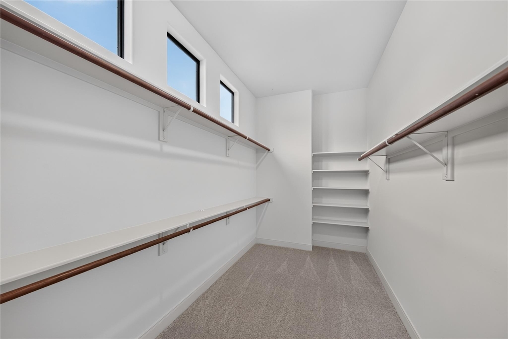818 Lester Street - Photo 37