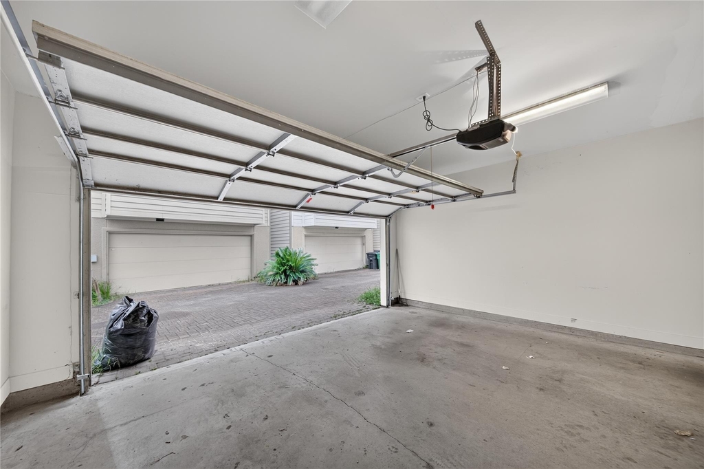 818 Lester Street - Photo 3