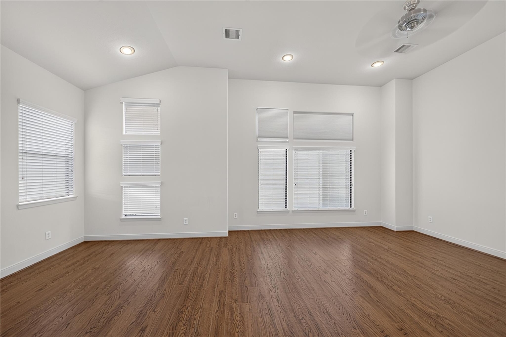 818 Lester Street - Photo 29