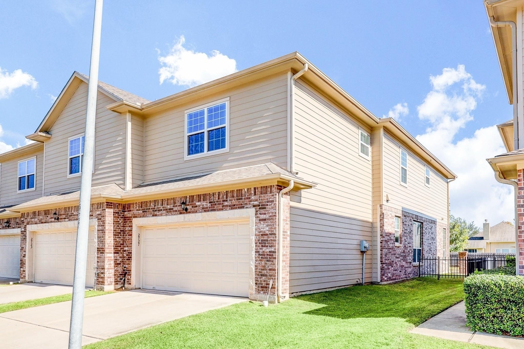 2727 Misty Heath Lane - Photo 3