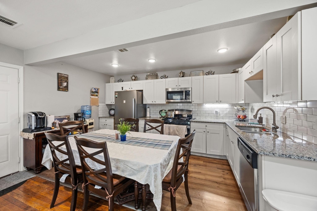 1211 Trimm Avenue - Photo 2