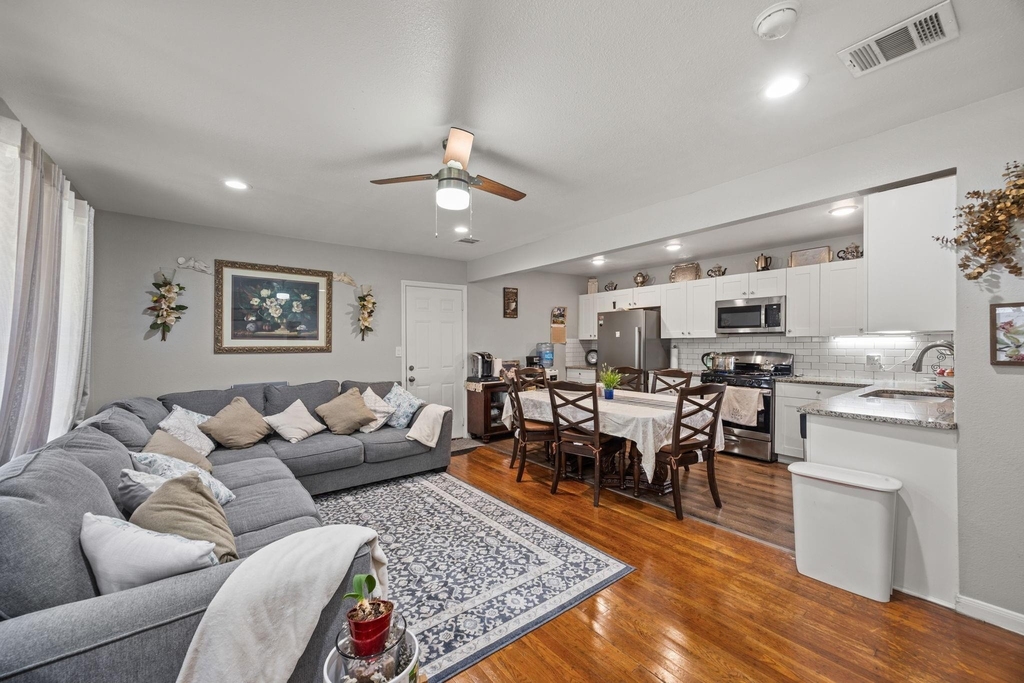 1211 Trimm Avenue - Photo 4
