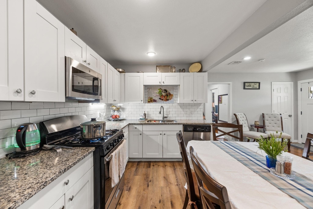 1211 Trimm Avenue - Photo 3