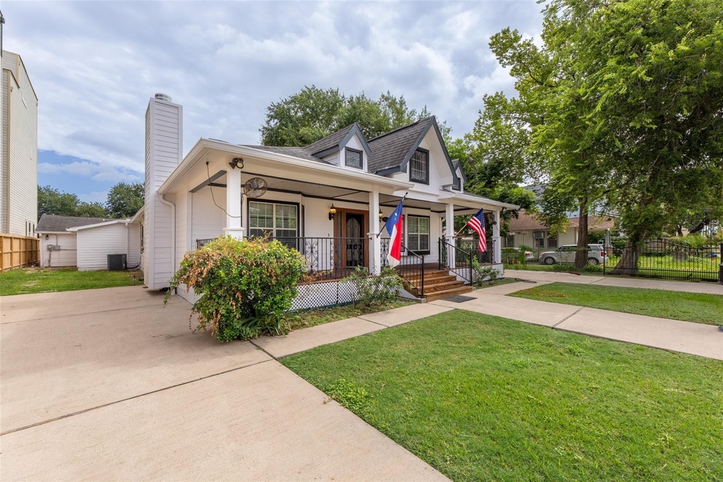1535 W 25th Street - Photo 1