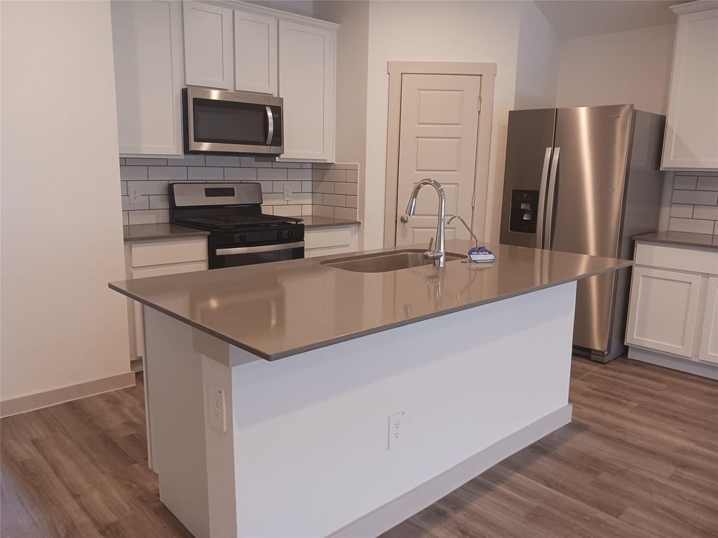 7826 Sleek Flock Lane - Photo 4