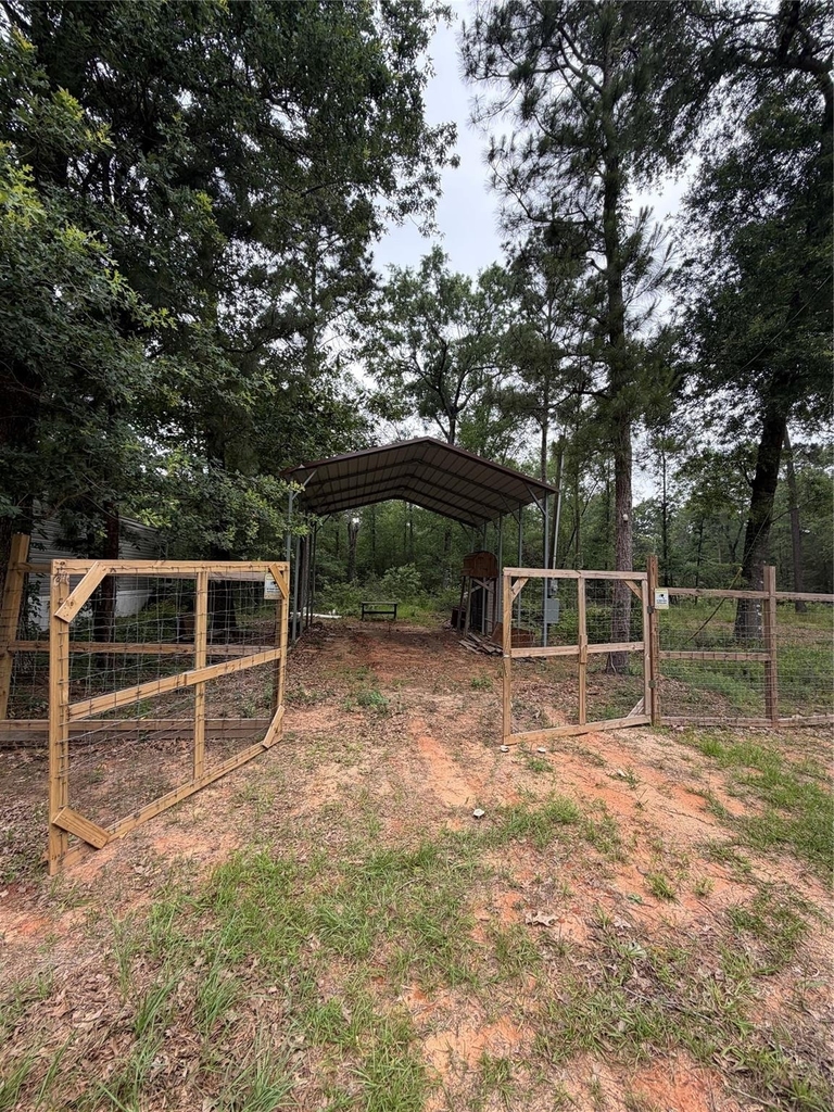 225 Lakecrest - Photo 1