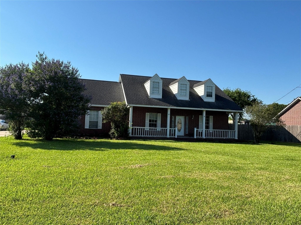 211 Oaks Grande Drive - Photo 0
