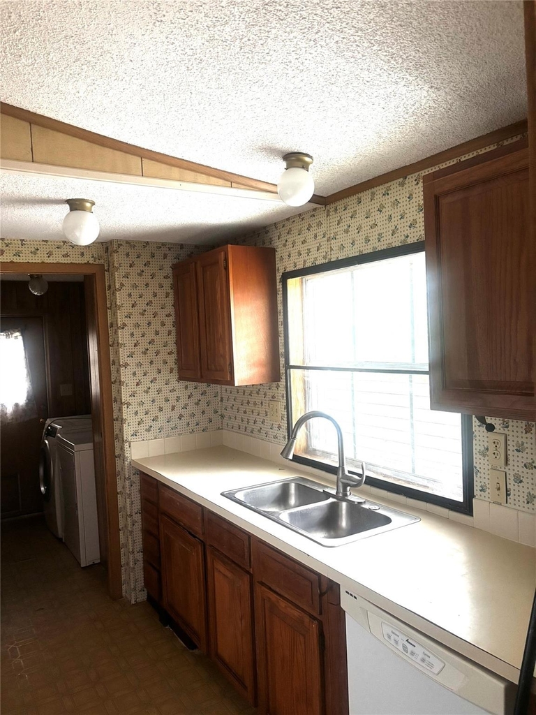 1201 Pampas Lane - Photo 5