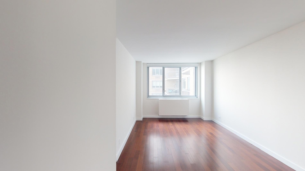 401 E 34th St - Photo 3