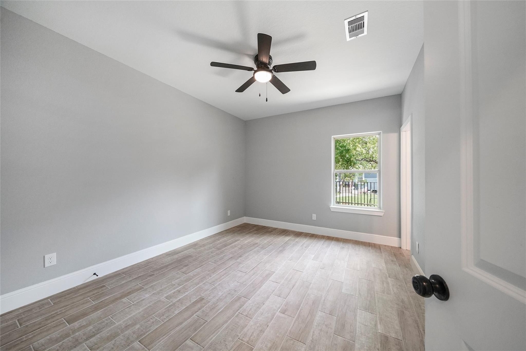 4205 Elmwood Street - Photo 20