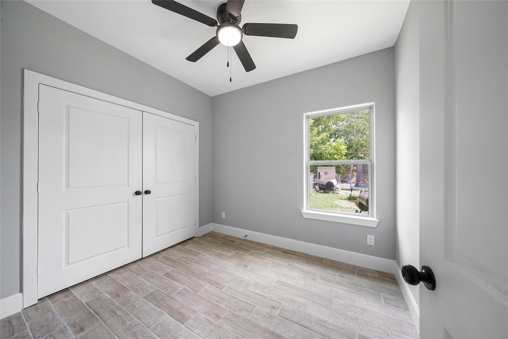 4205 Elmwood Street - Photo 19