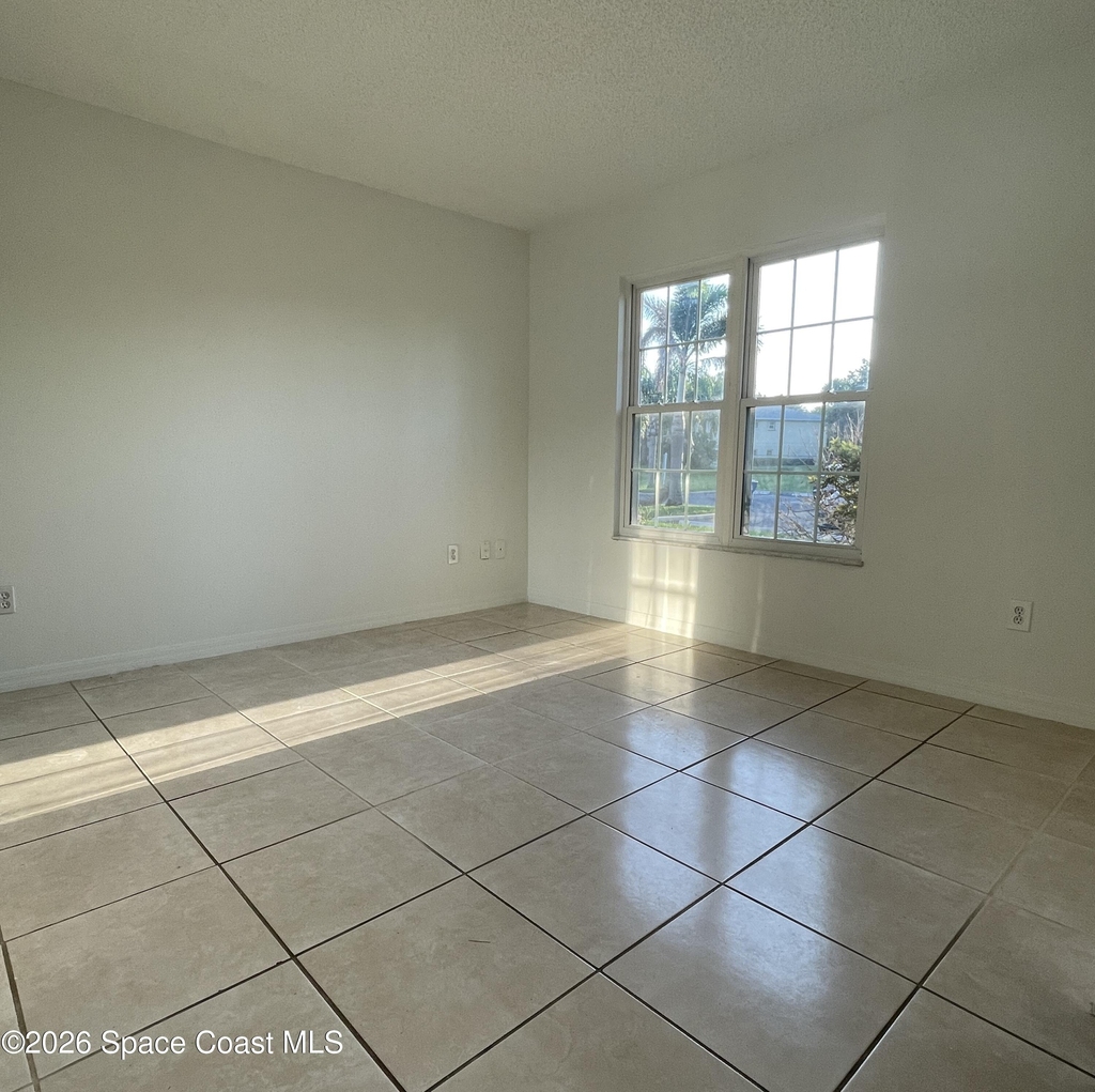 1495 Malibu Circle Ne - Photo 18