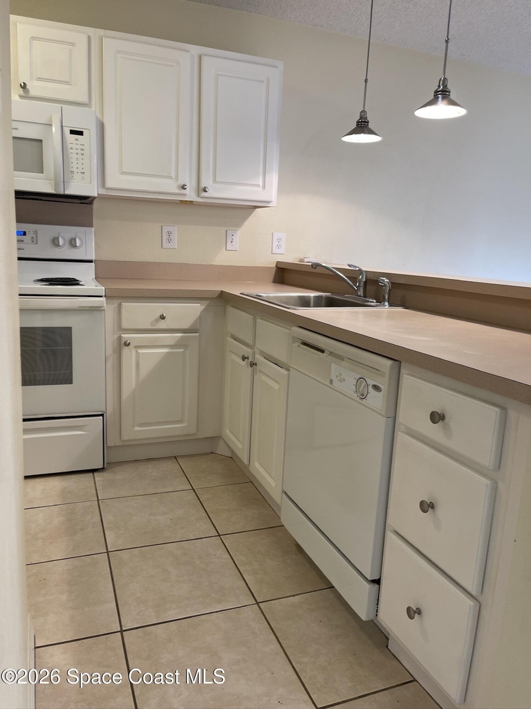 1495 Malibu Circle Ne - Photo 3