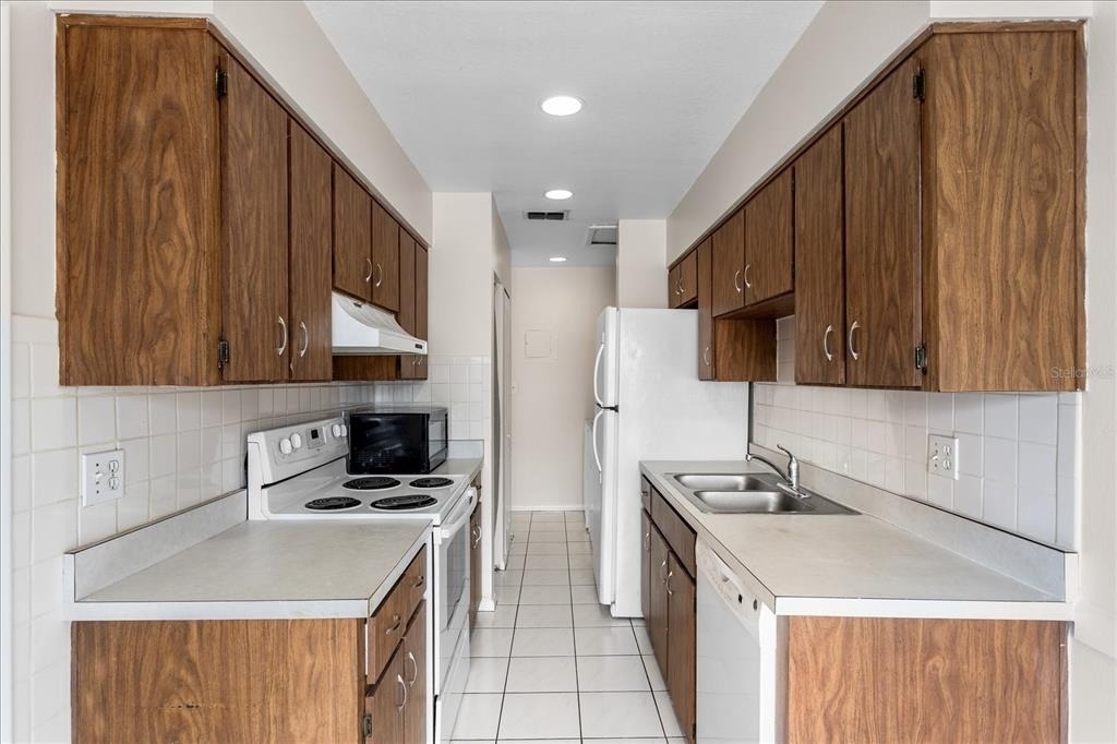 2786 Curry Ford Road - Photo 19
