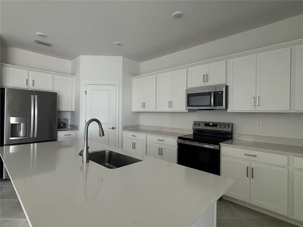 7869 Lakes Edge Lane - Photo 1