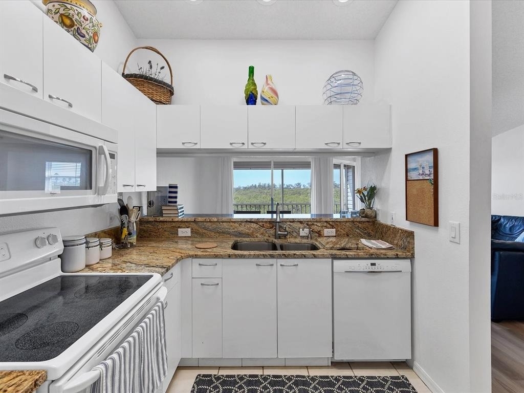 3607 E Bay Drive - Photo 10