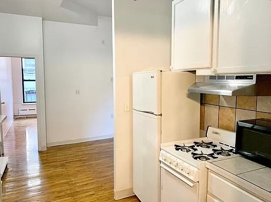 1372 York Avenue - Photo 1