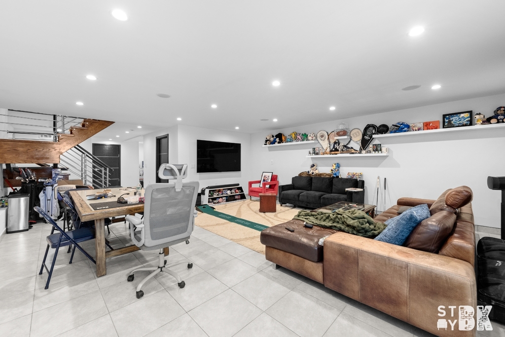 4607 Bedford Avenue - Photo 9