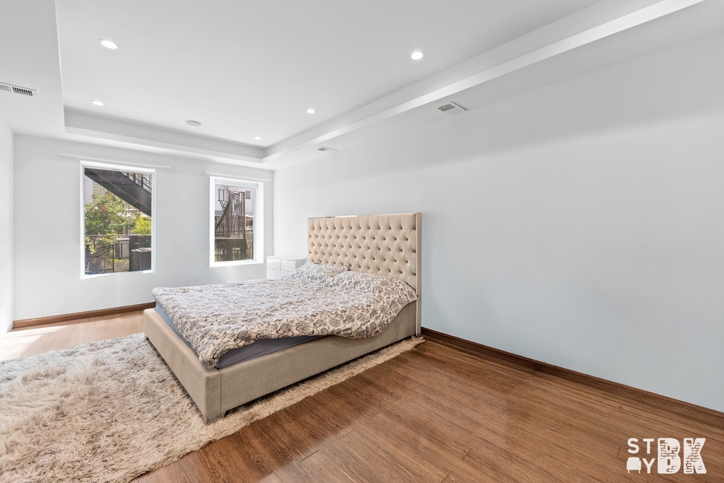 4607 Bedford Avenue - Photo 3