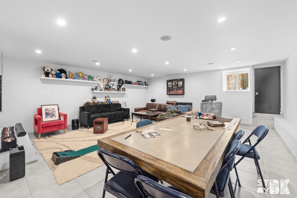 4607 Bedford Avenue - Photo 8