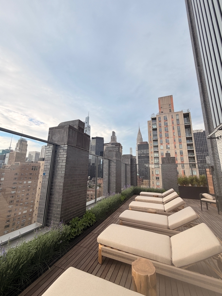 162 East 36th Street - Photo 4