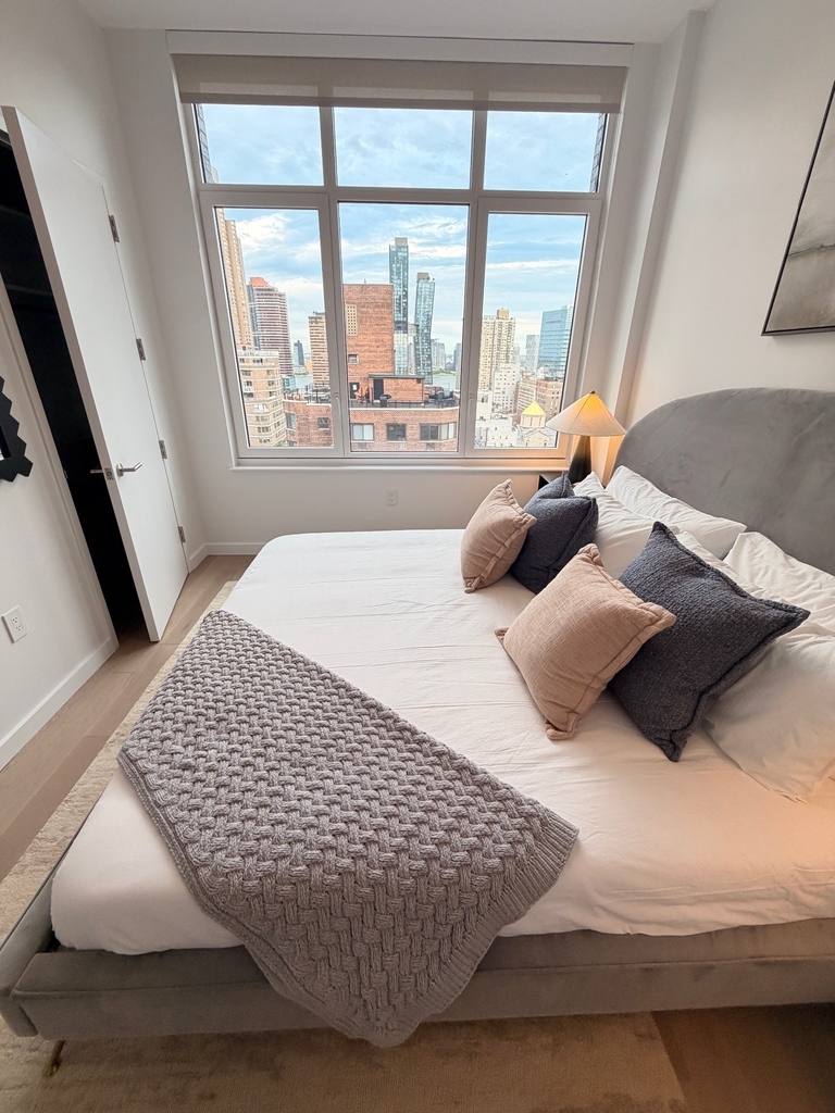 162 East 36th Street - Photo 9