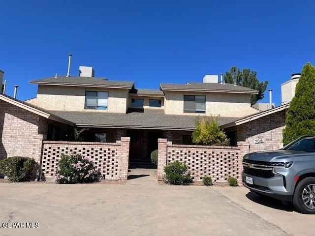 7041 Orizaba Avenue - Photo 1