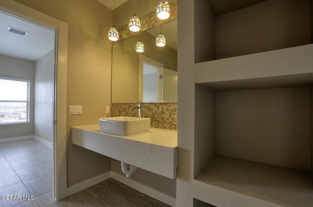410 Thorn Avenue - Photo 4