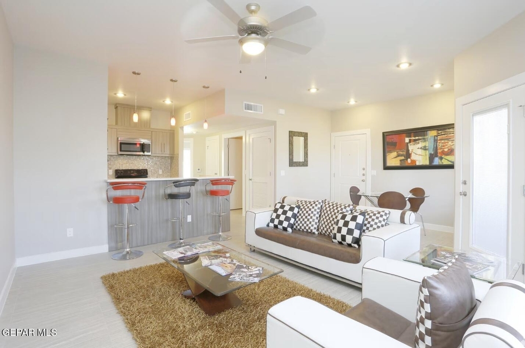410 Thorn Avenue - Photo 2