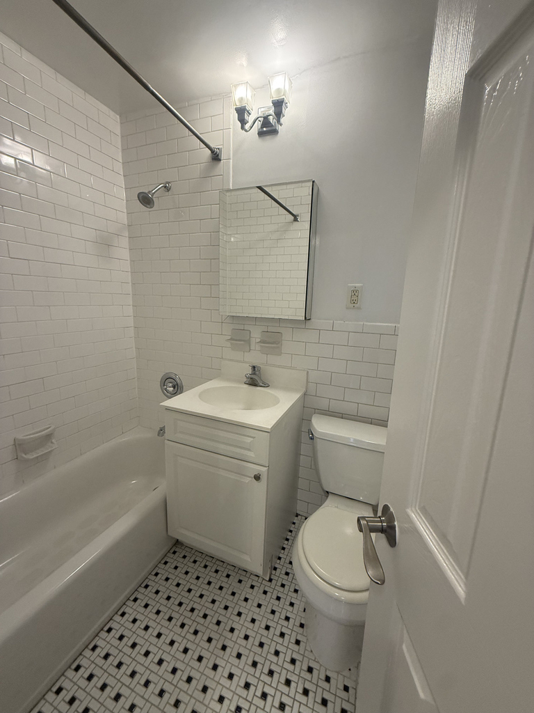 69 West 55th Street - Photo 7