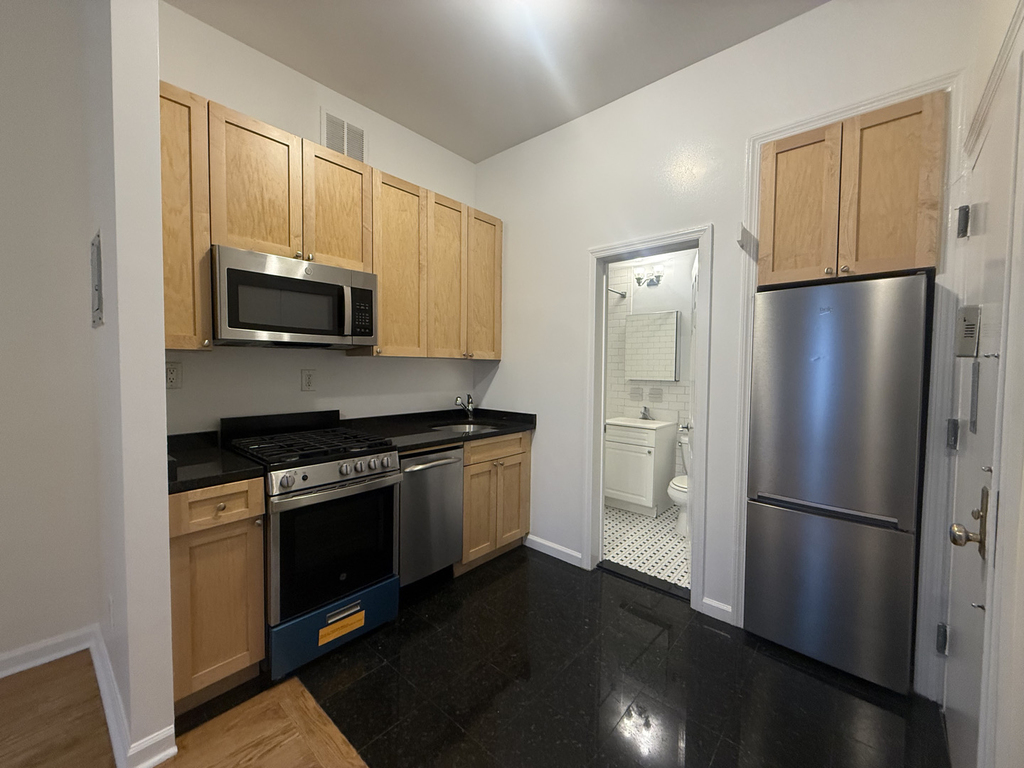 69 West 55th Street - Photo 8
