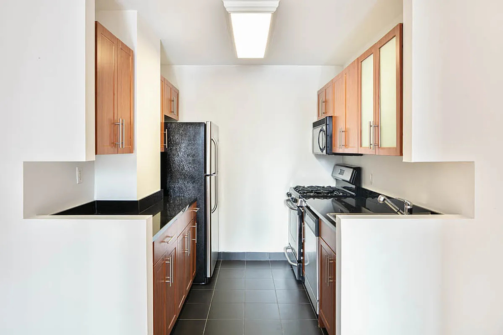 100 Maiden Lane - Photo 3