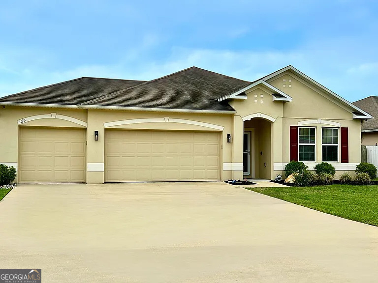 135 Cedar Circle Drive - Photo 0