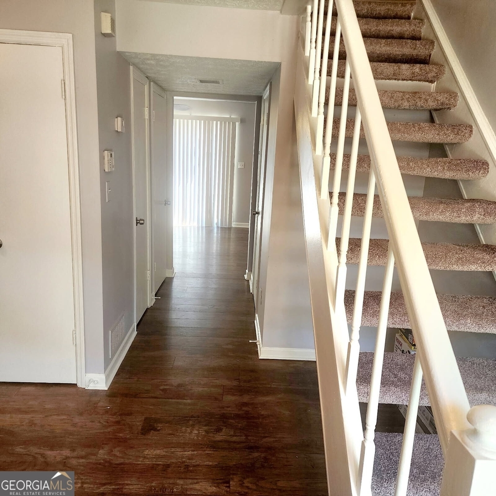 6572 Sleepy Hollow Lane - Photo 2