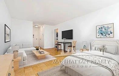 E 46th St - Photo 4