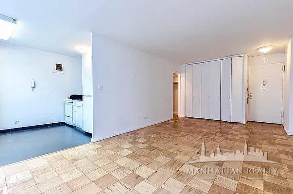 E 46th St - Photo 0