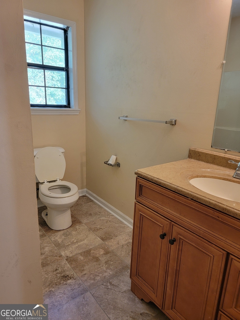 250 Lake Dr - Photo 4