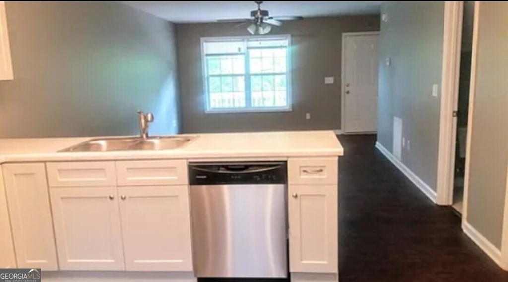 184 Strickland Avenue - Photo 2