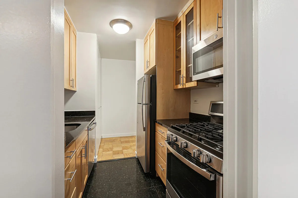 West 87th St. & Broadway  - Photo 2