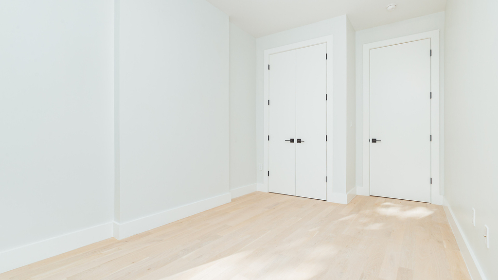 86 Clinton Ave - Photo 4