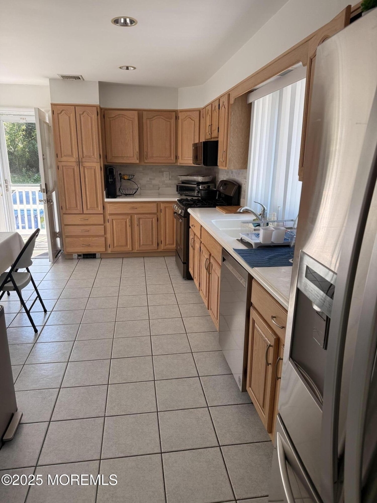 704 Dow Avenue - Photo 1