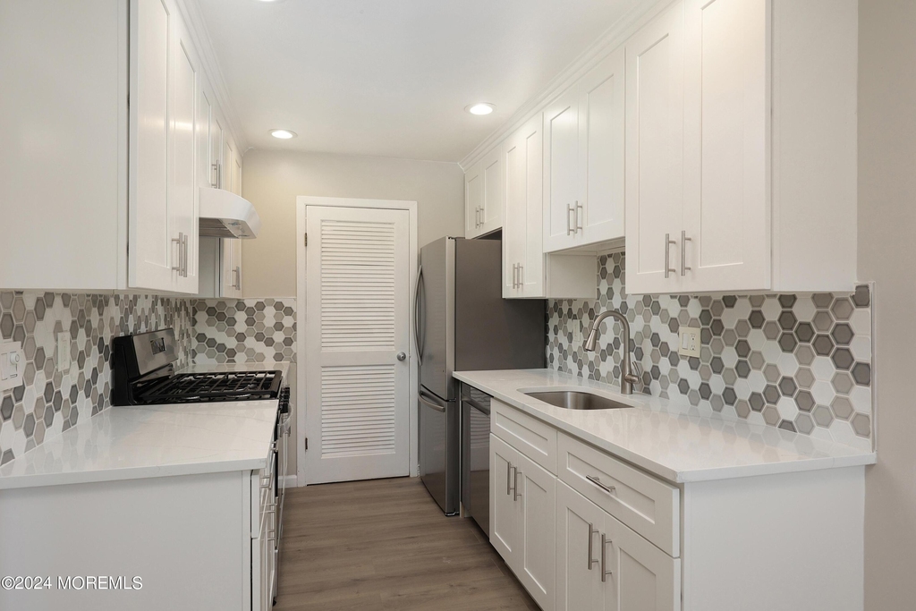 2 Elizabeth Court - Photo 4