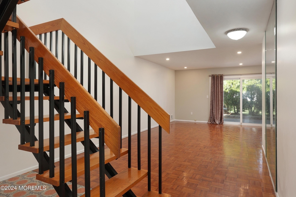 2 Elizabeth Court - Photo 13